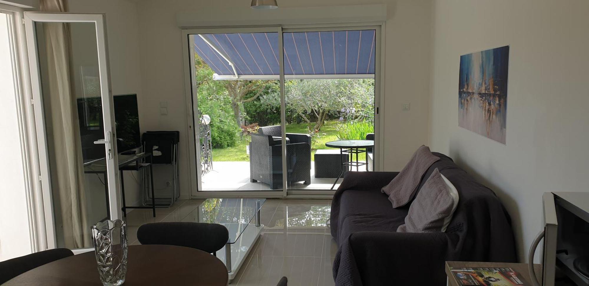 Location Saisonniere Villa *