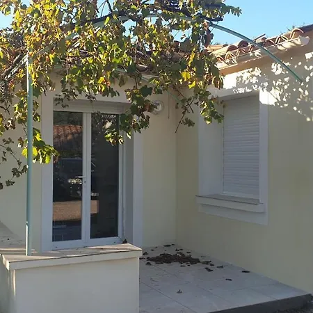 Location Saisonniere Vila Pierrevert Exterior foto